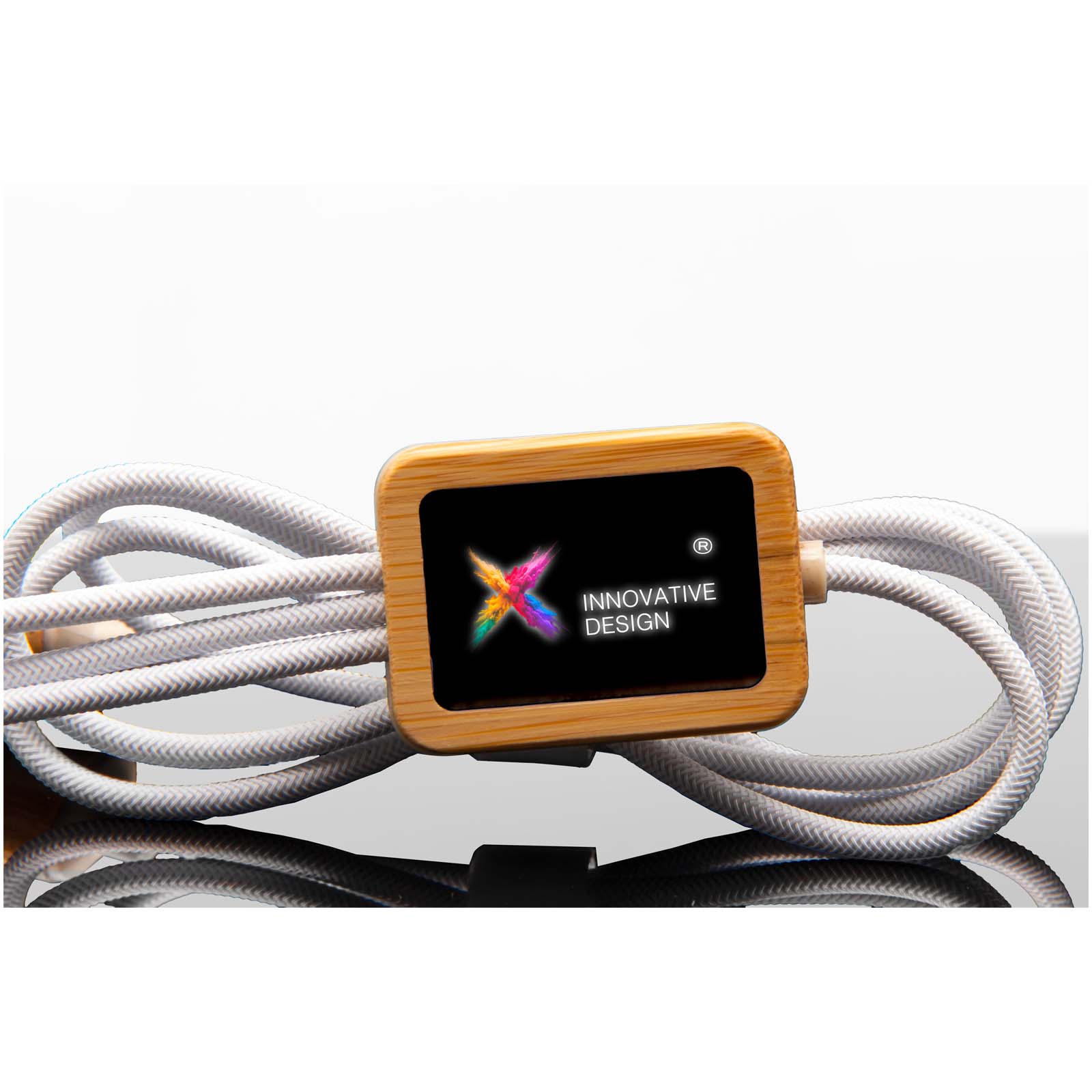 usb-cable, Ladekabel, Holzstecker, geflochtener Draht, Digitalanzeige