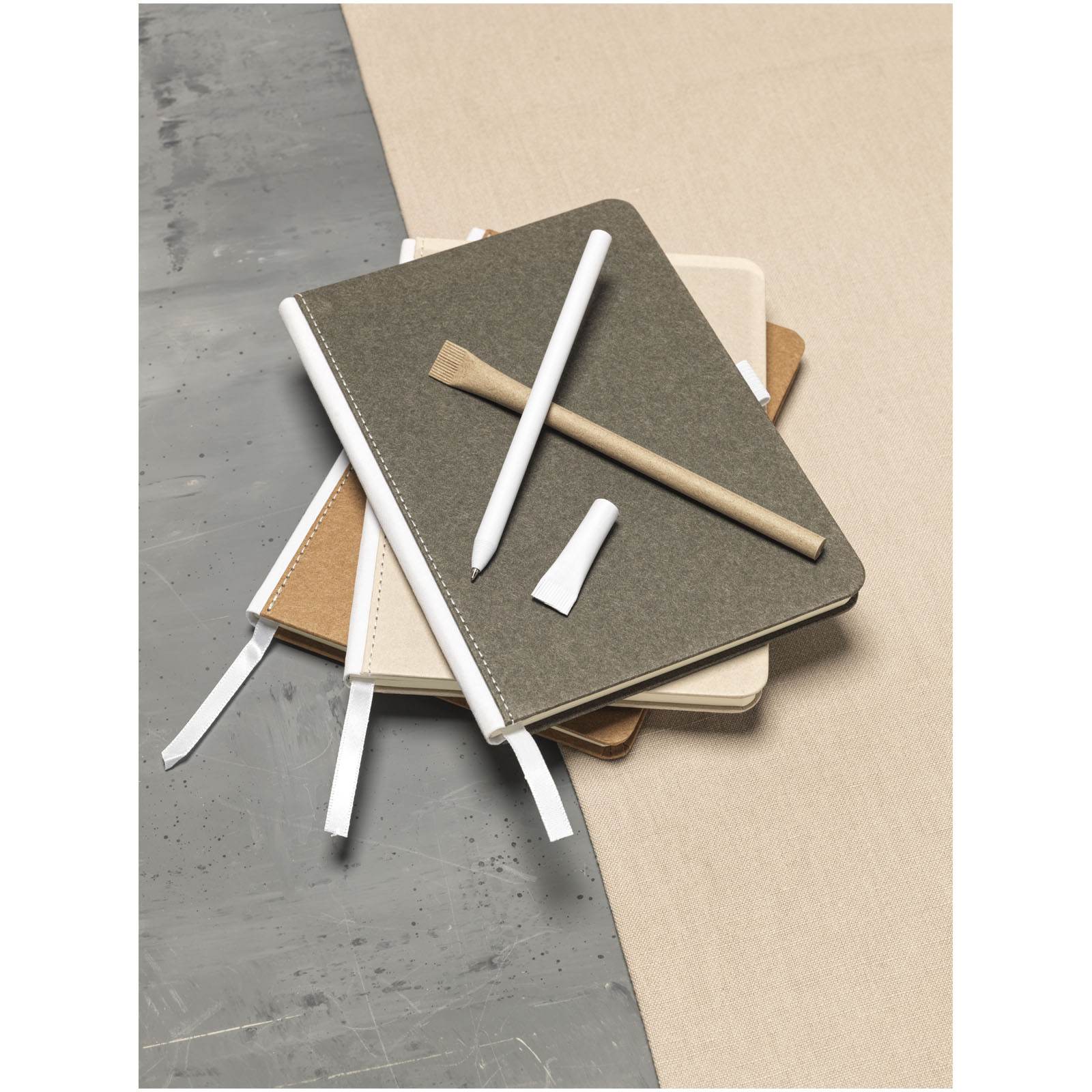 Notizbuch, Skizzenbuch, Kunstpapier, Kunstleder, Stifthalter, Notizbuch, Skizzenbuch, Kladde, Papierprodukt, Stift, Notizbuch, Notizheft, Skizzenbuch, Papierheft, Kunstpapier